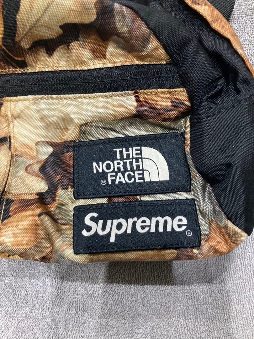 THE NORTH FACE × Supreme ボディバッグ カモフラージュ