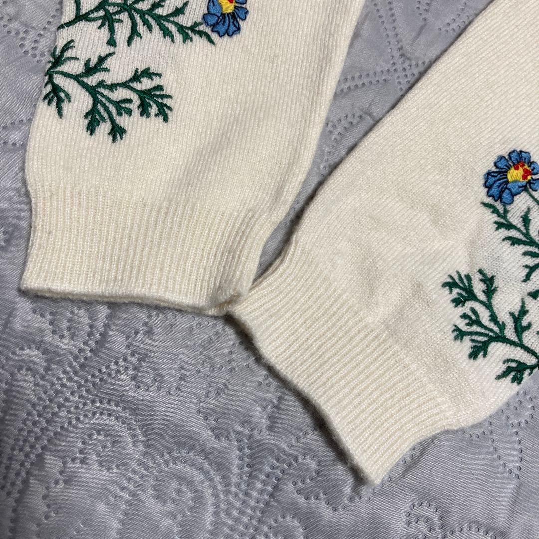 希少　HAWICO スコットランド製　カシミヤ100% 花刺繍　ニット　セーター