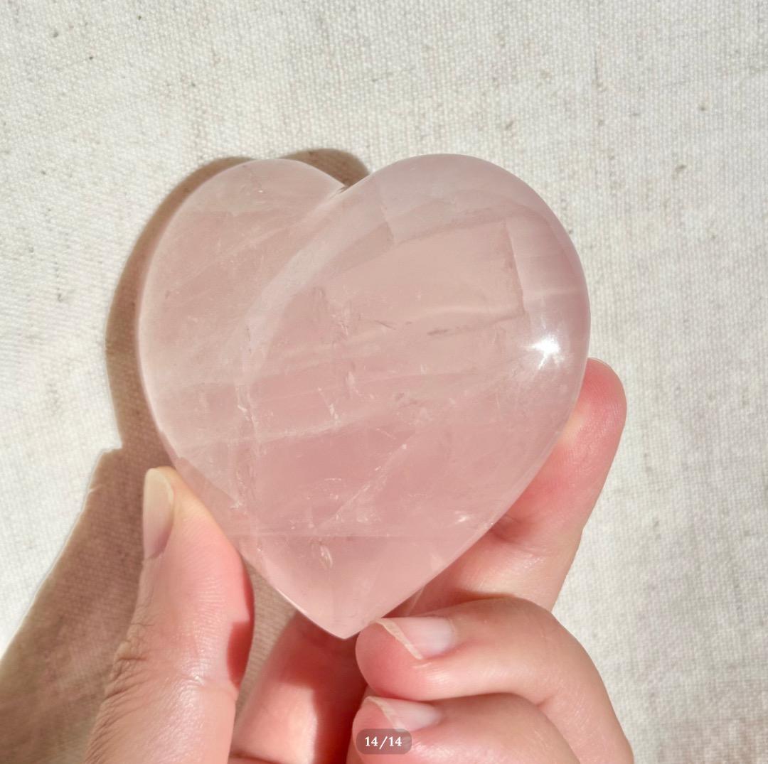 【ローズ クォーツ】　ハート シェイプ ④ スタンド付　ブラジル産