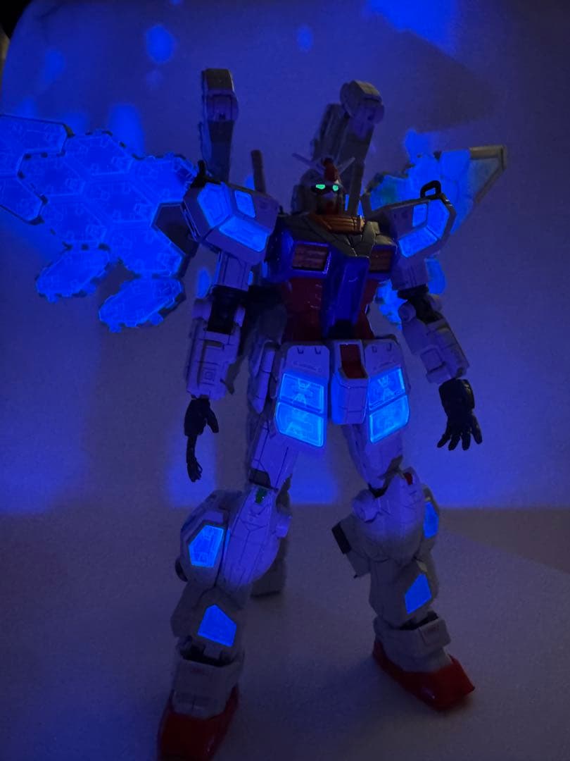 ガンプラ完成品　万博ガンダム全塗装完成品