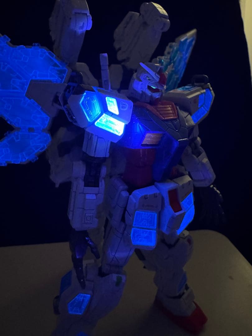 ガンプラ完成品　万博ガンダム全塗装完成品