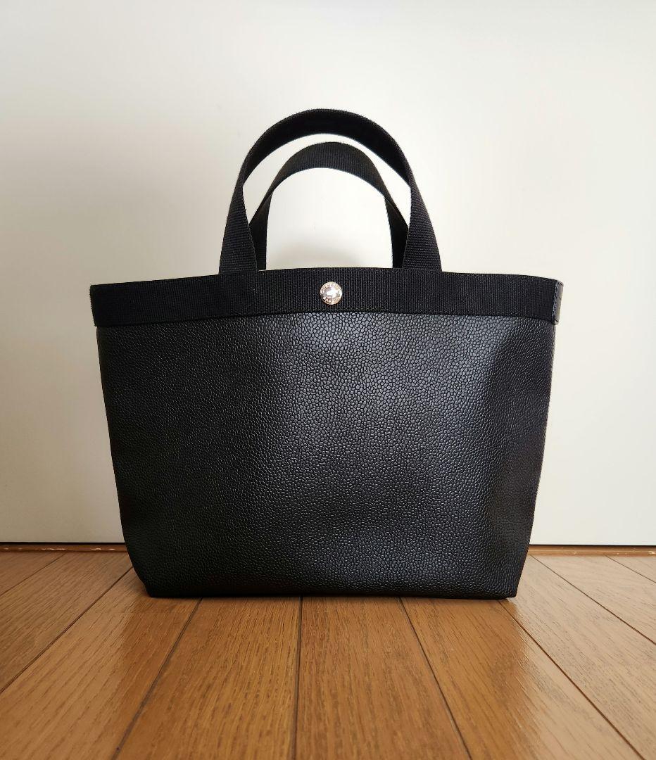 エルベシャプリエ　704GP ノワール/ノワール　黒