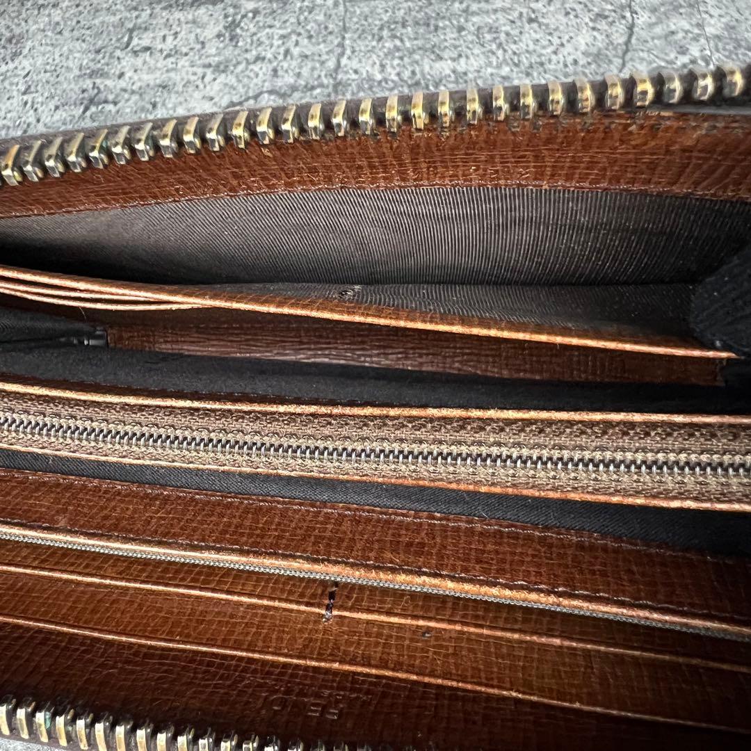 FENDI ズッカ柄 ラウンドファスナー 長財布