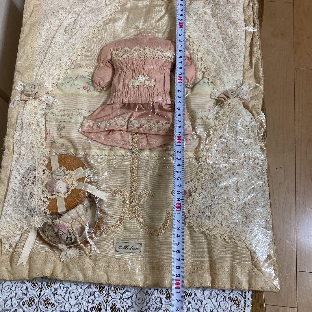 イマン　マリカ　トルソーコラージュ