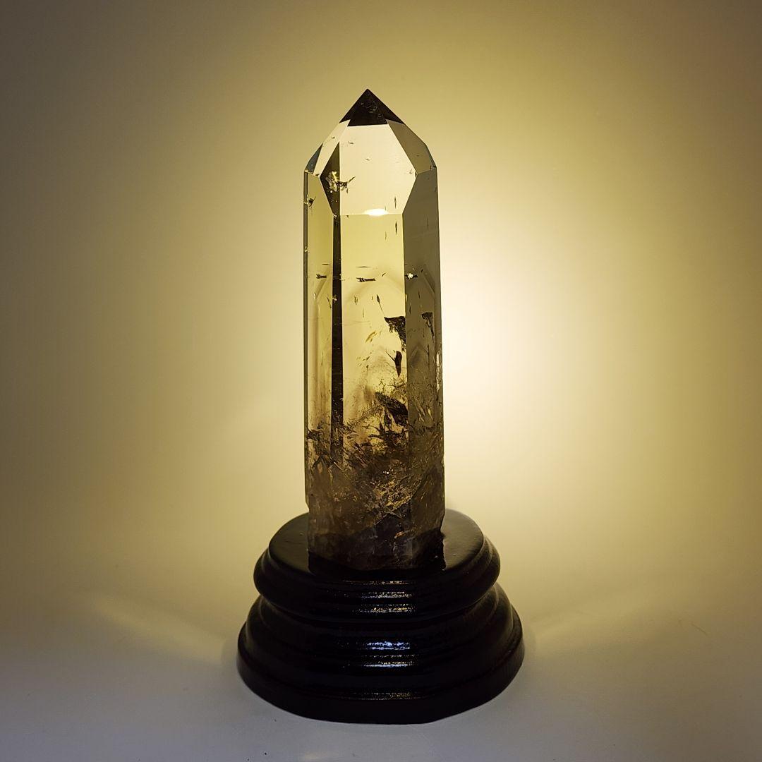 透明度抜群！スモーキーシトリン ファントム入り 専用台座とスポットライトセットで
