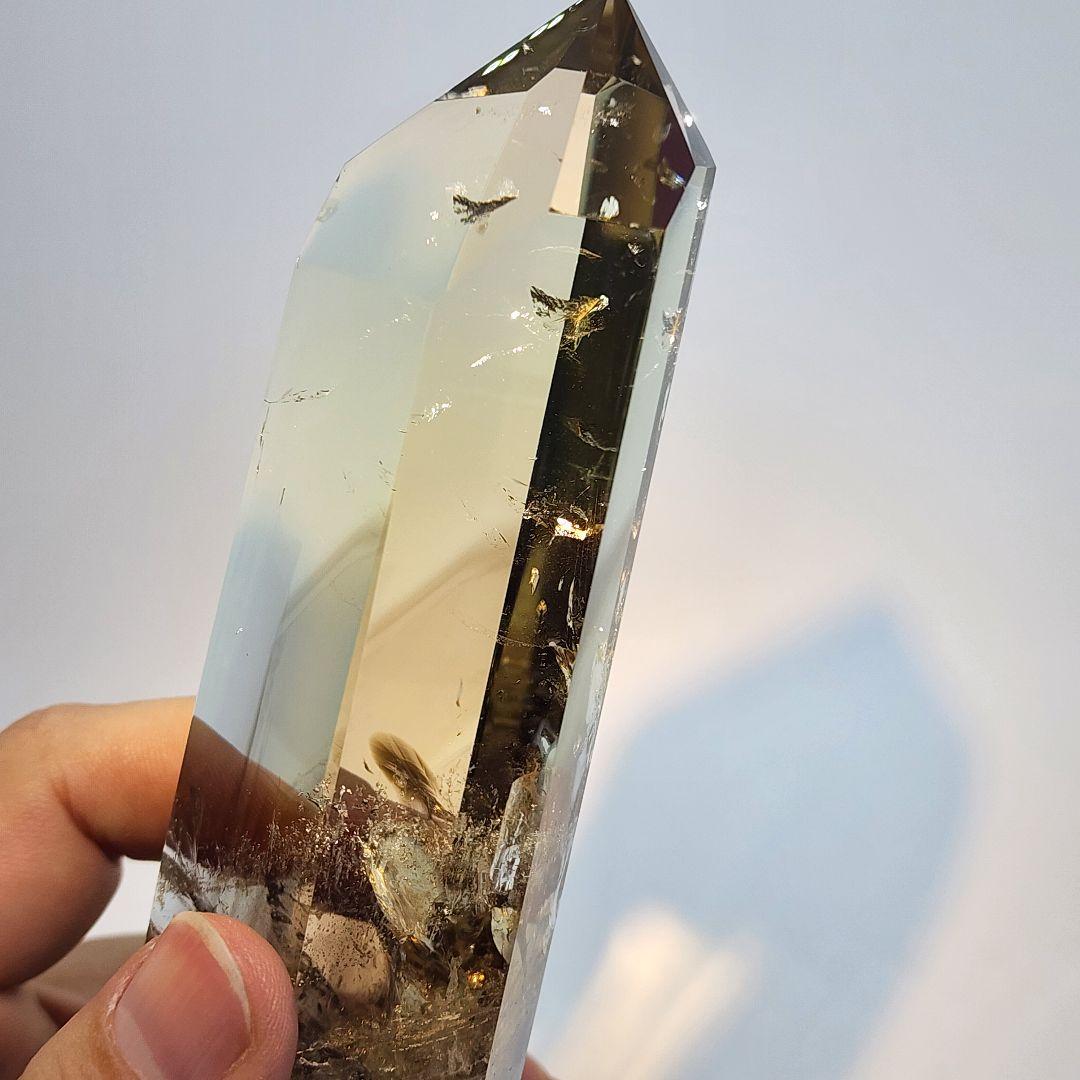 透明度抜群！スモーキーシトリン ファントム入り 専用台座とスポットライトセットで