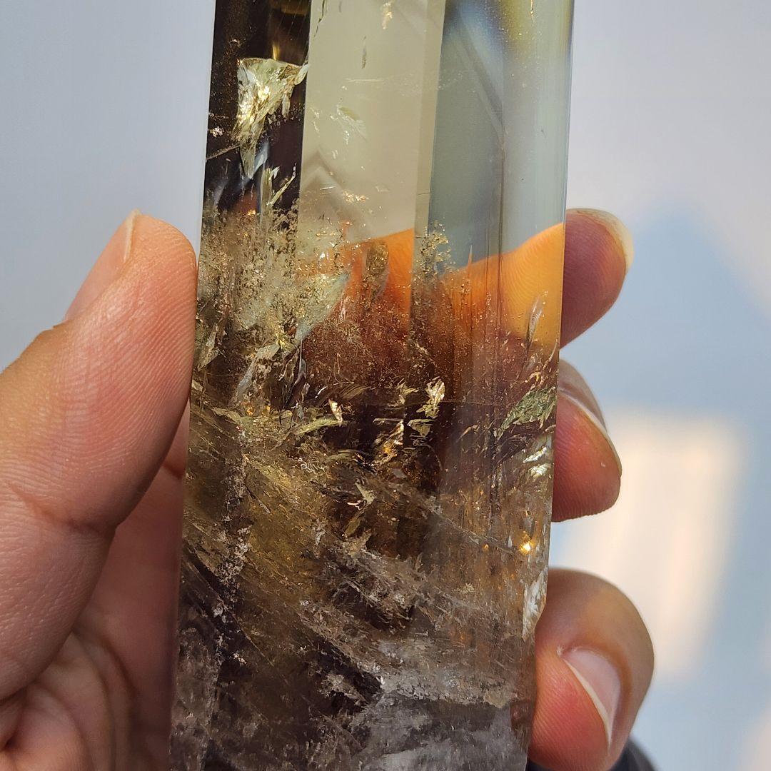 透明度抜群！スモーキーシトリン ファントム入り 専用台座とスポットライトセットで