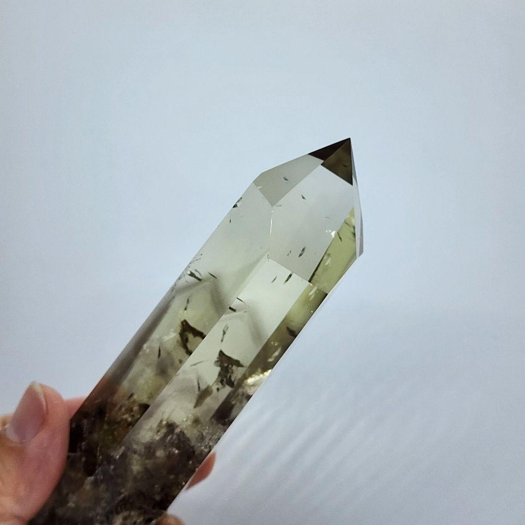 透明度抜群！スモーキーシトリン ファントム入り 専用台座とスポットライトセットで