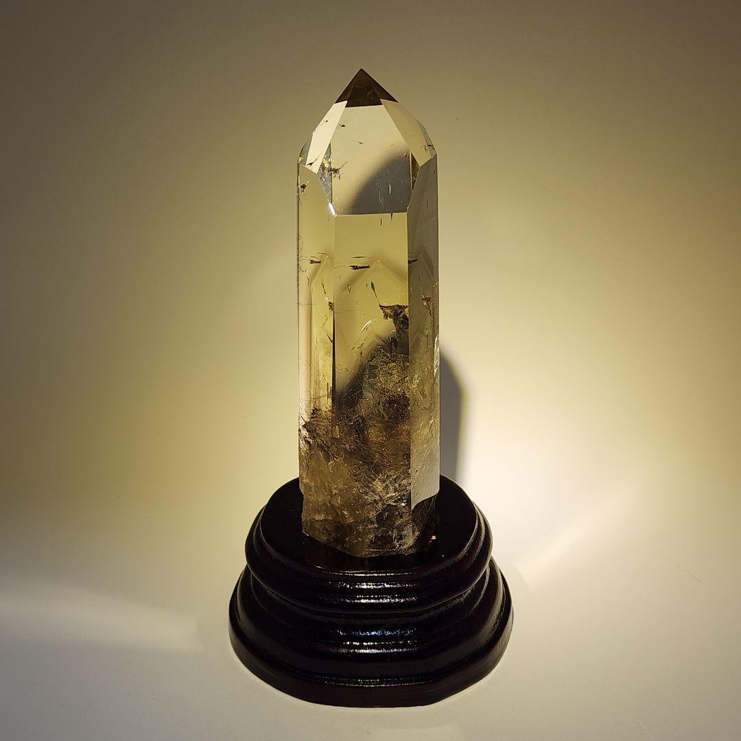 透明度抜群！スモーキーシトリン ファントム入り 専用台座とスポットライトセットで