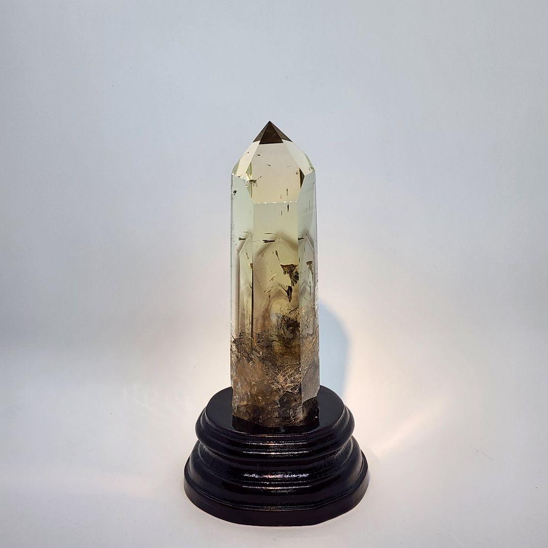 透明度抜群！スモーキーシトリン ファントム入り 専用台座とスポットライトセットで