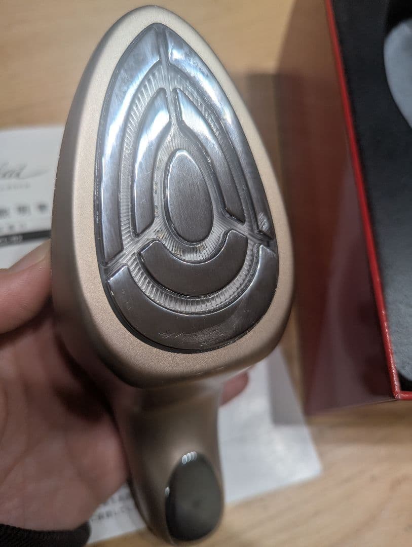 ME ラボンエクラ　美顔器　IKKO