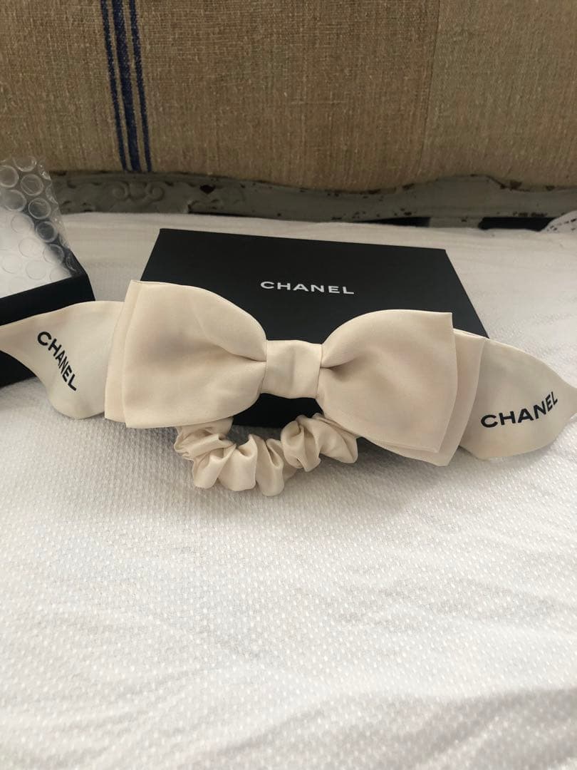 CHANEL アイボリー リボンヘアゴム　スズ，グランマ様こ専用。