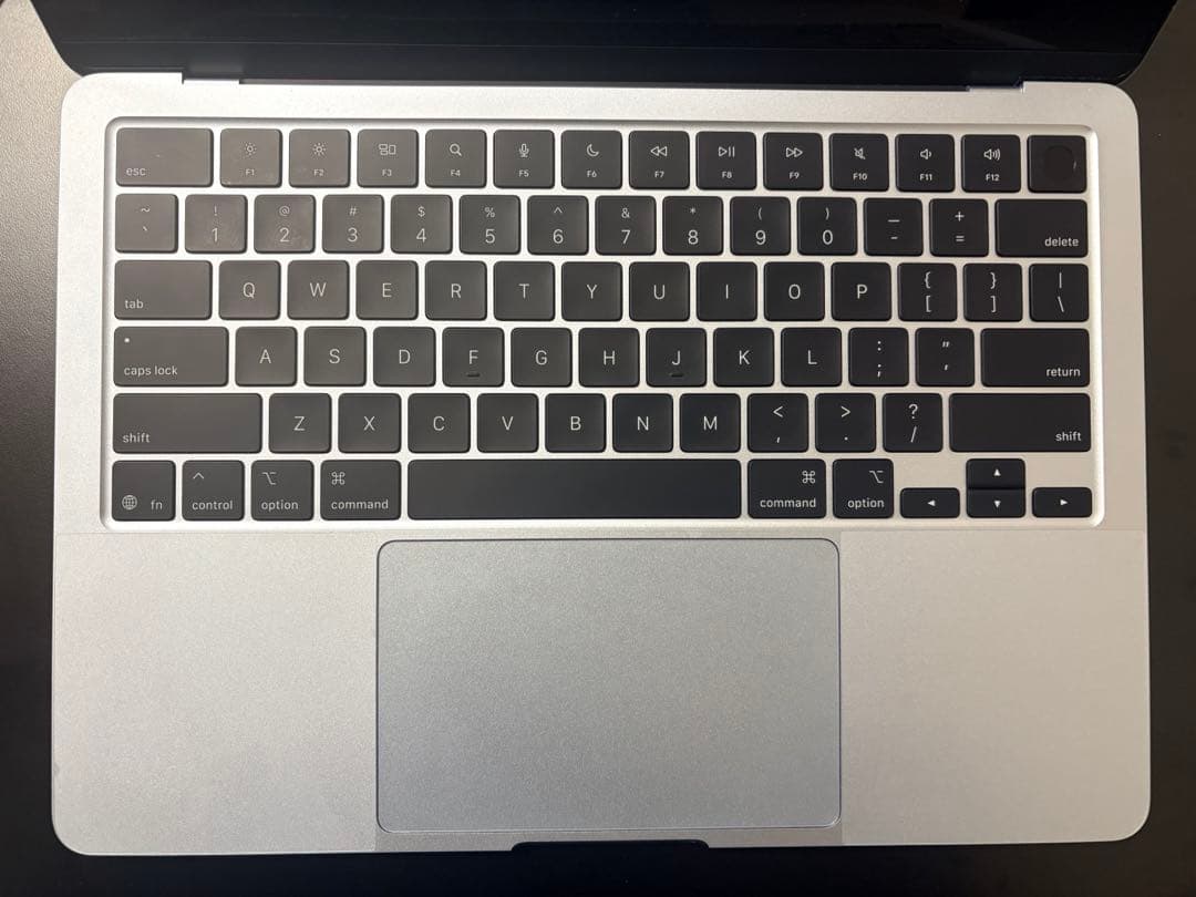 MacBook Air 13インチ M4 32GB 1TB スカイブルー　US