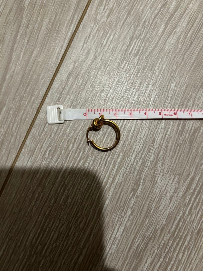 CELINE ノット スモールフープ ゴールドピアス