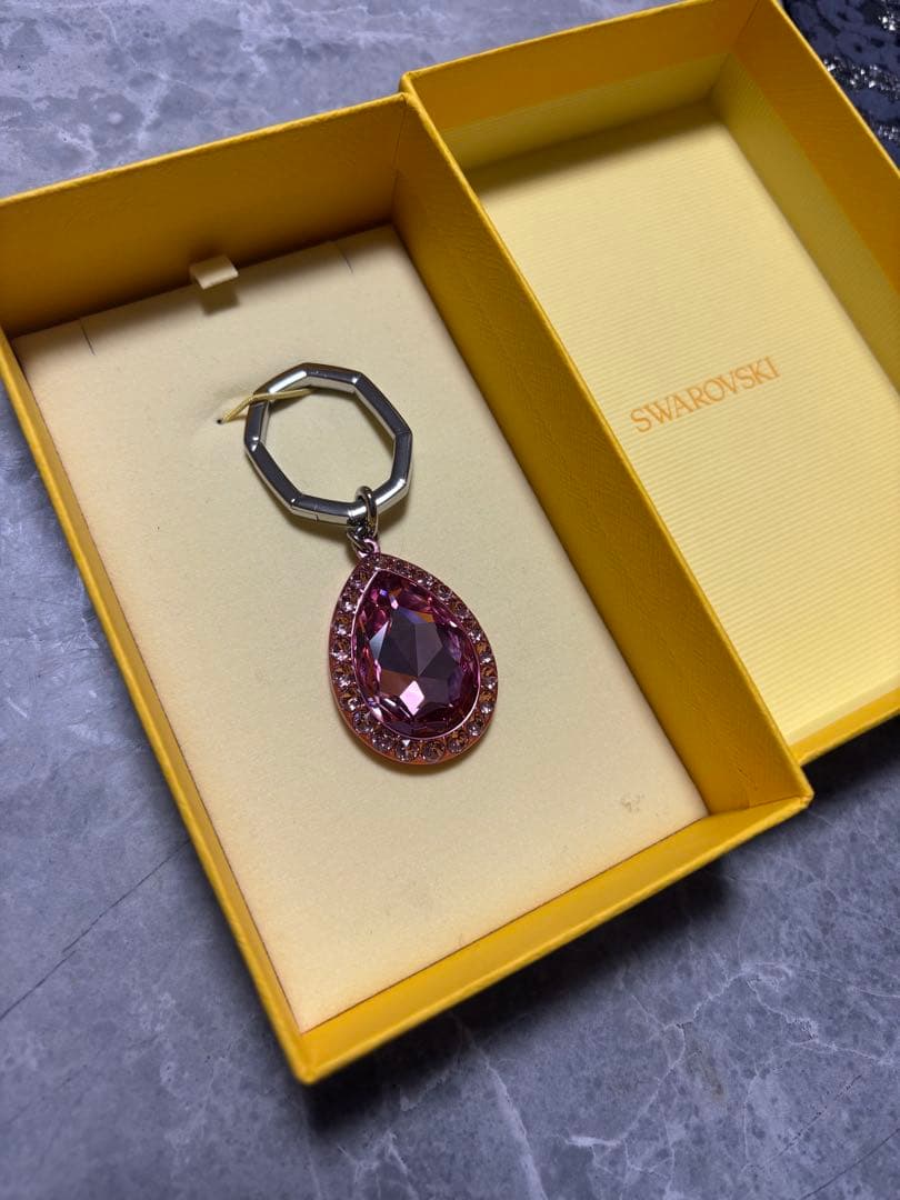Swarovski キーリング　ペアカット　新品・未使用品