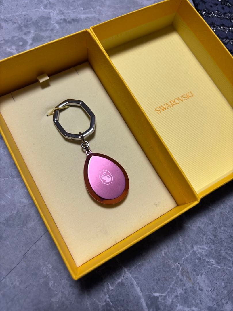 Swarovski キーリング　ペアカット　新品・未使用品