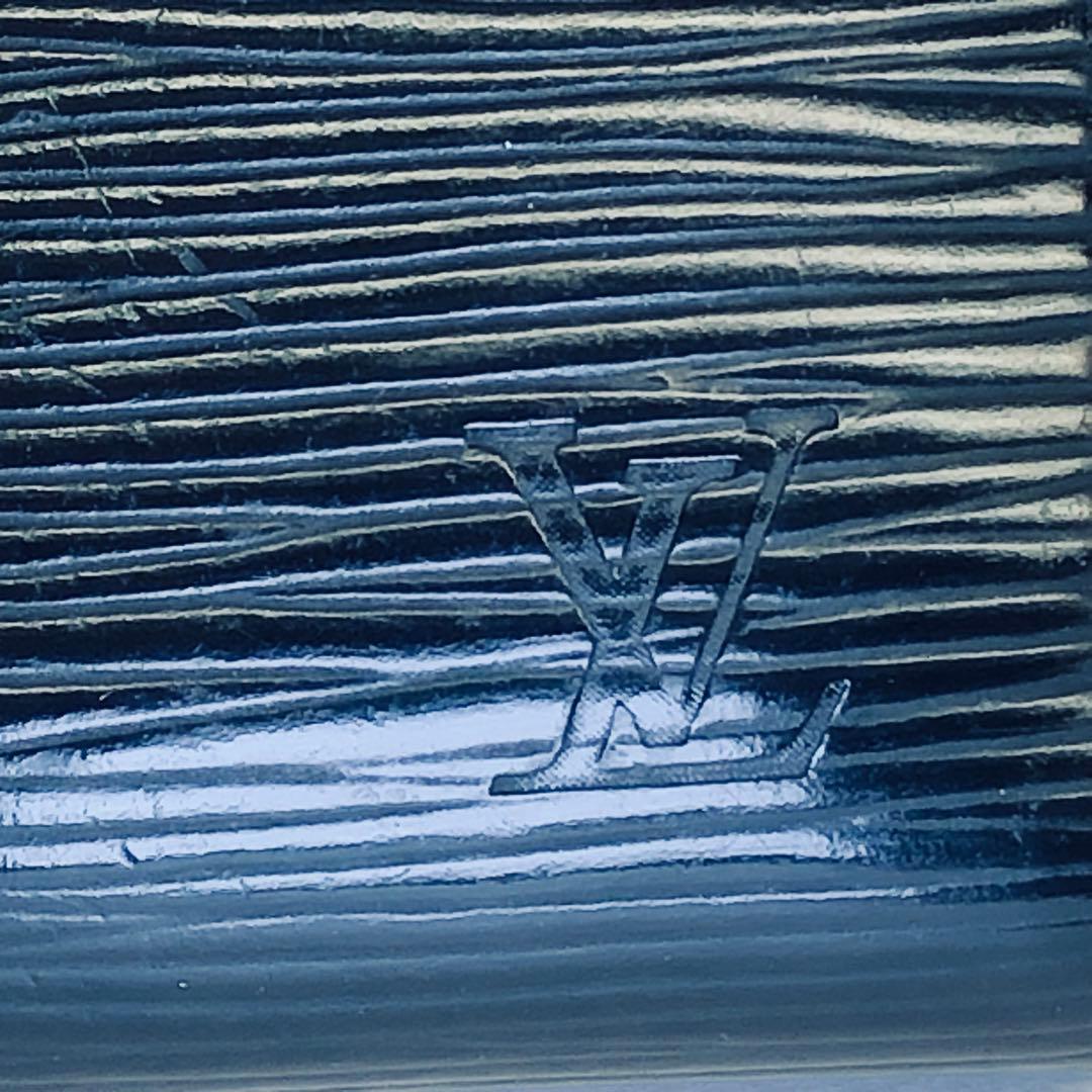 『さるきち』ルイ・ヴィトン エピ ジッピー パース M60152