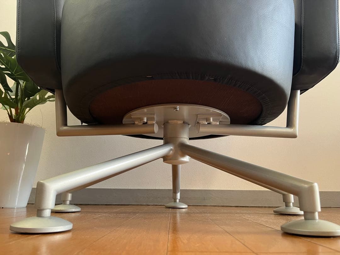 COR CIRCO コア ラウンジチェア　② ポストモダン　52万　革張り 北欧