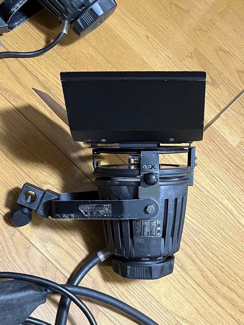 イオライト 3灯　TOSHIBA