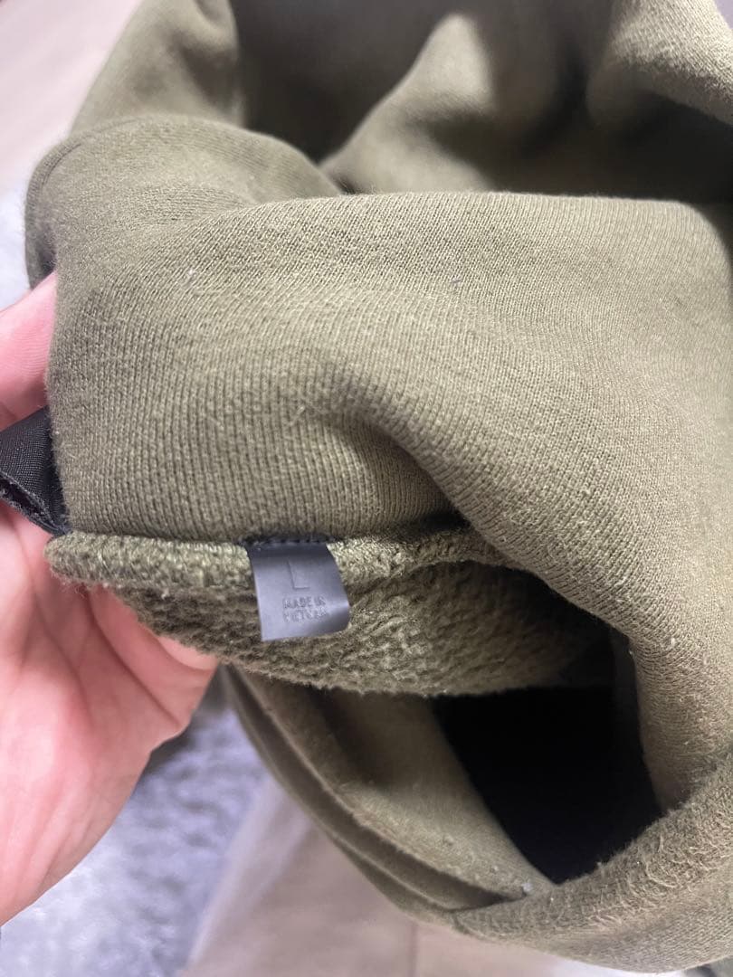 FEAR OF GOD ESSENTIALS パーカー Lサイズ オリーブ