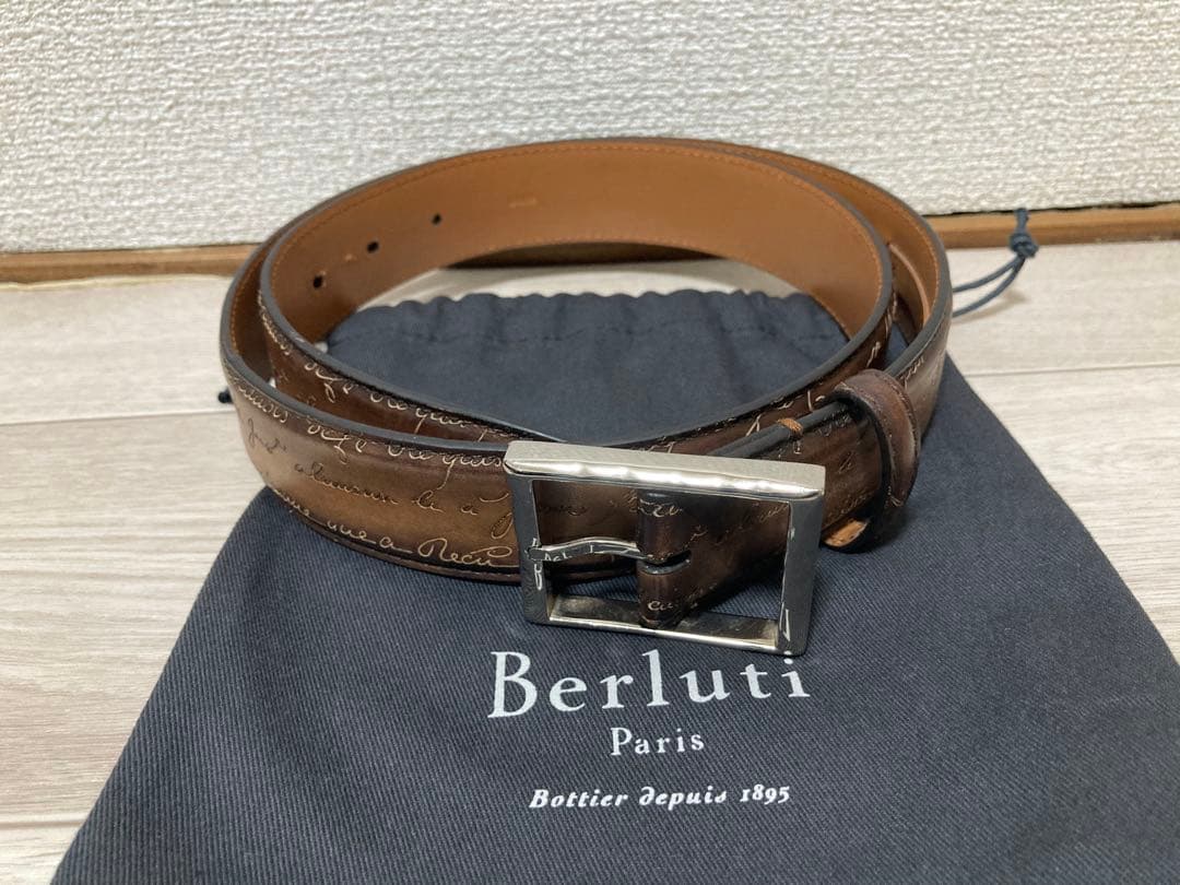 美品 Berluti ブラウンレザーベルト 保存袋付き 箱付き