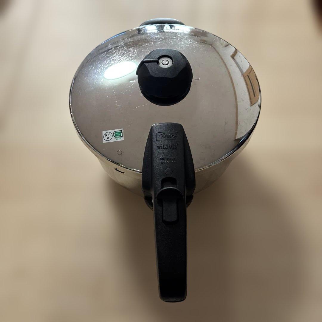 Fissler フィスラー中型圧力鍋 ステンレス製 蒸し器付き