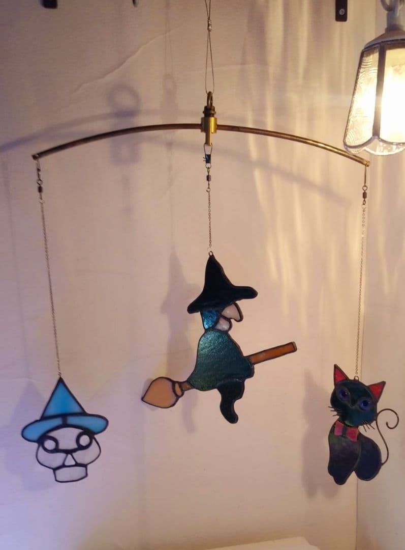 ハロウィンに　ステンドグラス　モビール(魔女、ガイコツ、黒猫)
