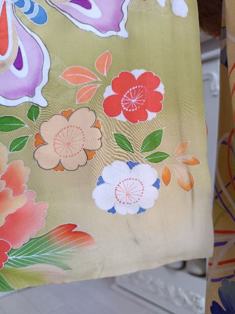 アンティーク大正ロマン☆抹茶色にぼかし　刺繍着物単品