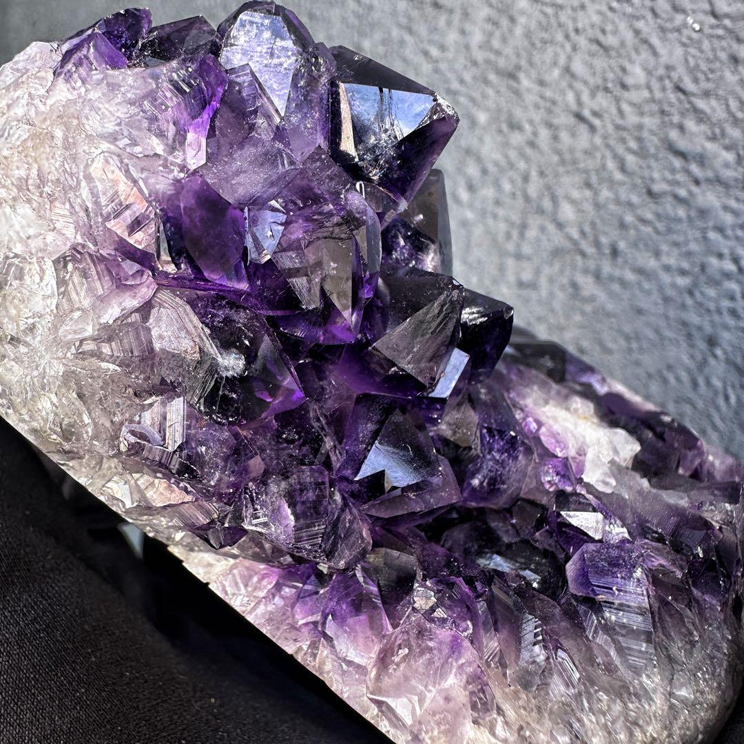 濃紫の煌めきウルグアイ産☆キラキラ☆アメジストクラスターパワーストーンA1298