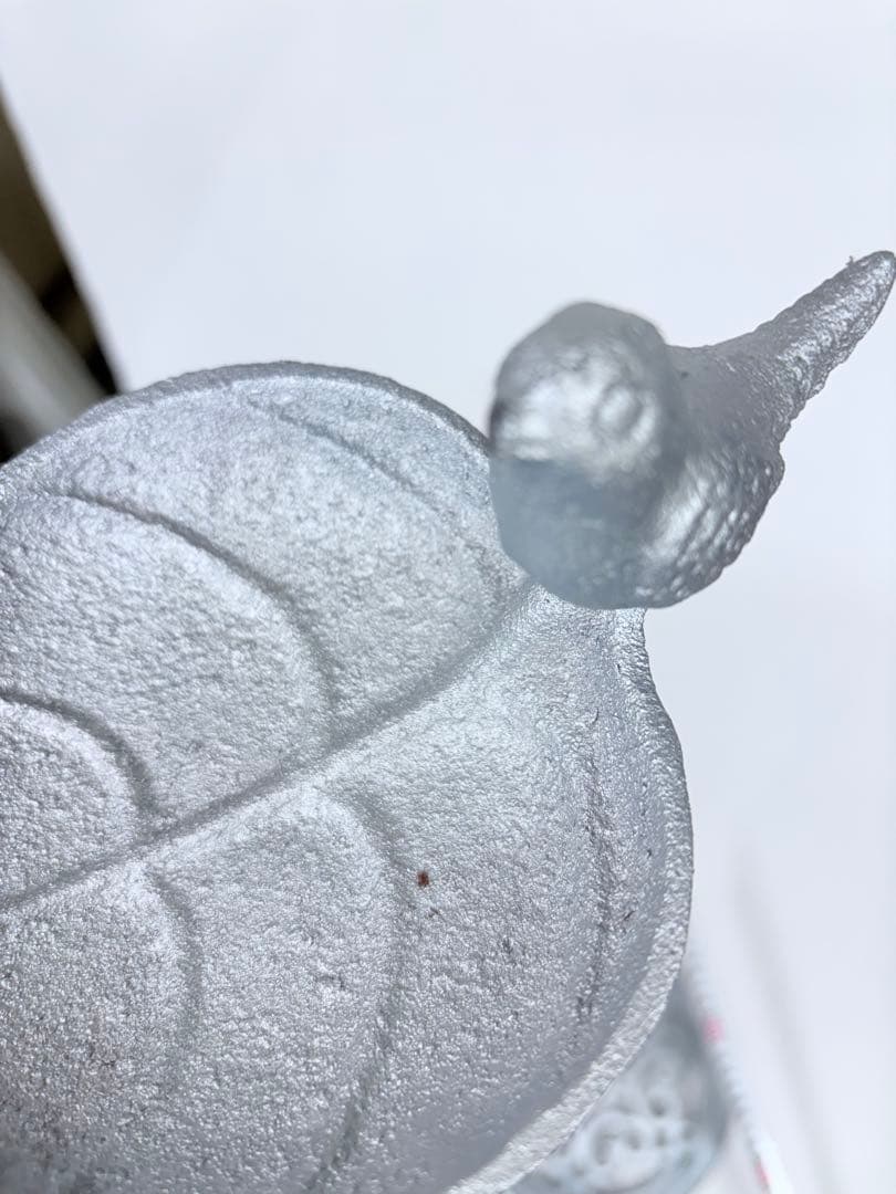 バードバス　金属製 葉と小鳥　ガーデニング　水浴び　野鳥