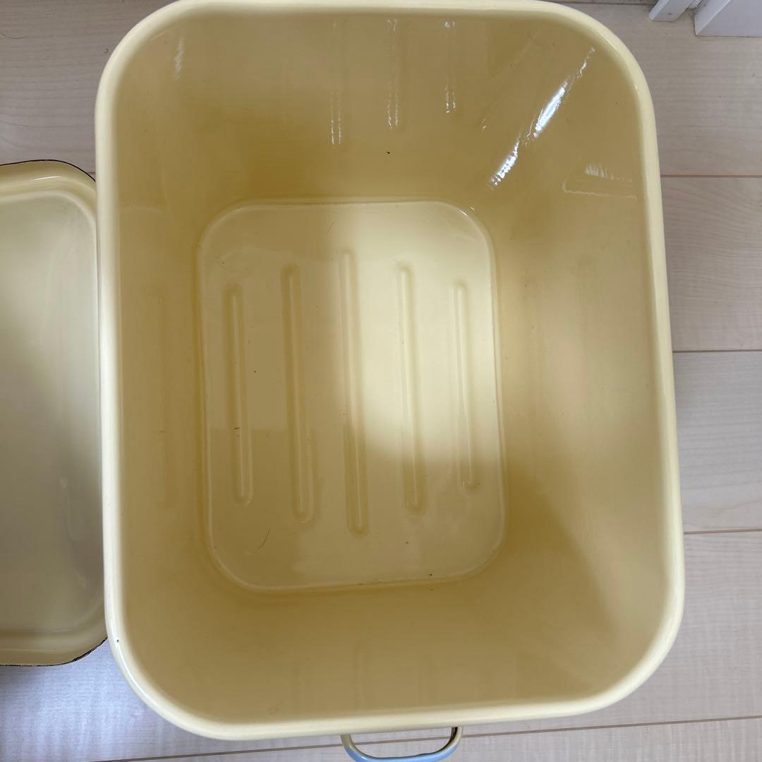 イマン　ホーロー缶　小物入れ　小物収納