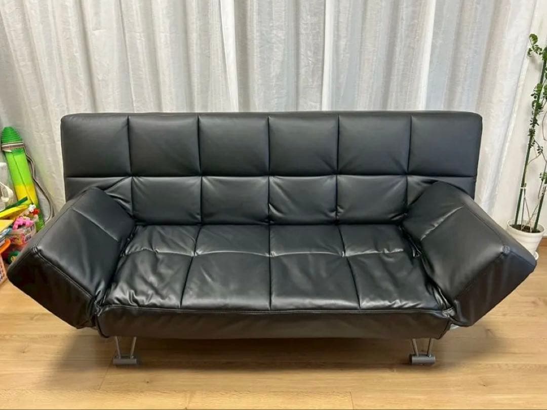 ブラックソファベッド　2〜3人掛けソファ