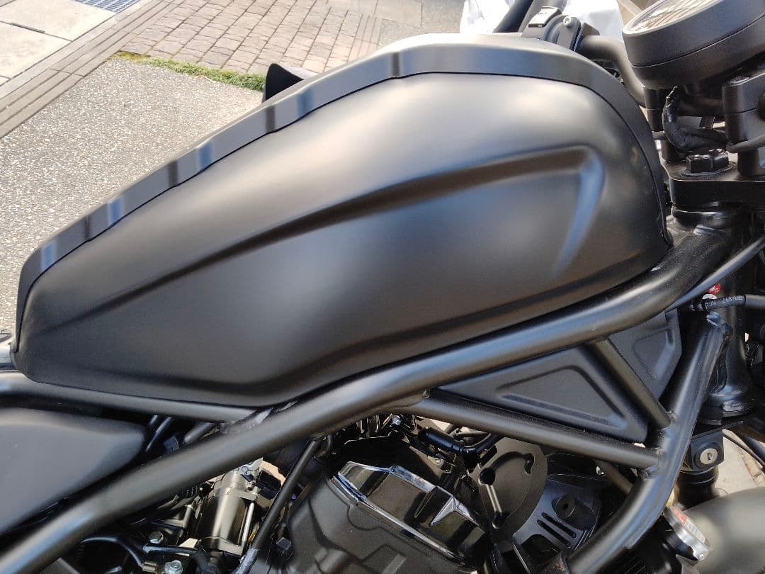 レブル向け　改良型タンクカバー　新品未使用