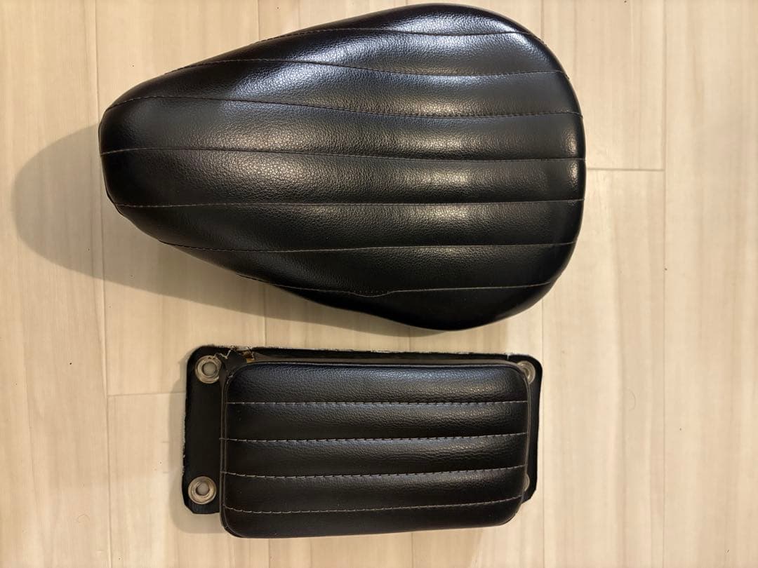 国産アメリカンフラットフェンダー用シート　タックロール　ピリオン　タンデム