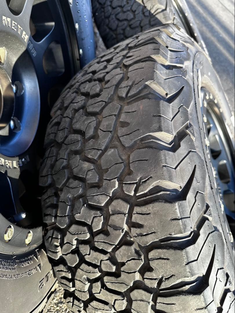 ランドクルーザープラド　ホイール　METHOD RACE WHEELS