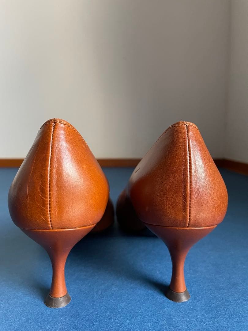 サルバトーレフェラガモ パンプス