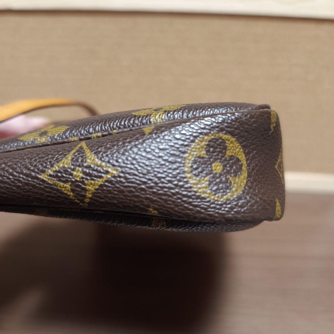 LOUIS VUITTON ルイヴィトン　モノグラムポーチ