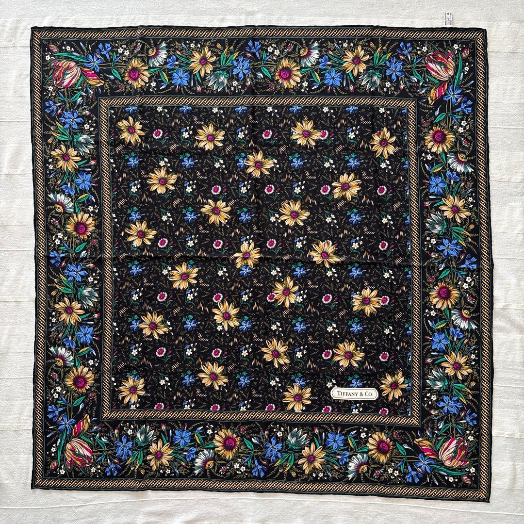 イタリア製　TIFFANY シルク　スカーフ　ティファニー　花柄　ブラック系