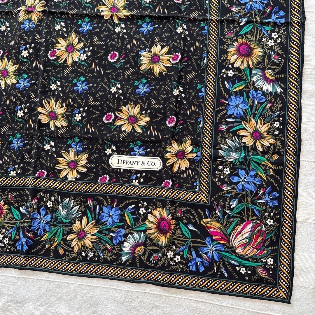 イタリア製　TIFFANY シルク　スカーフ　ティファニー　花柄　ブラック系