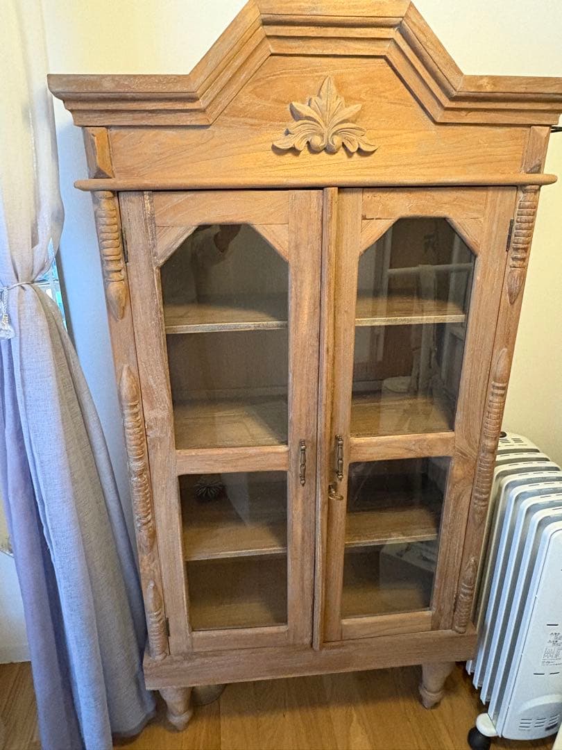 木製ガラス扉キャビネット 収納棚