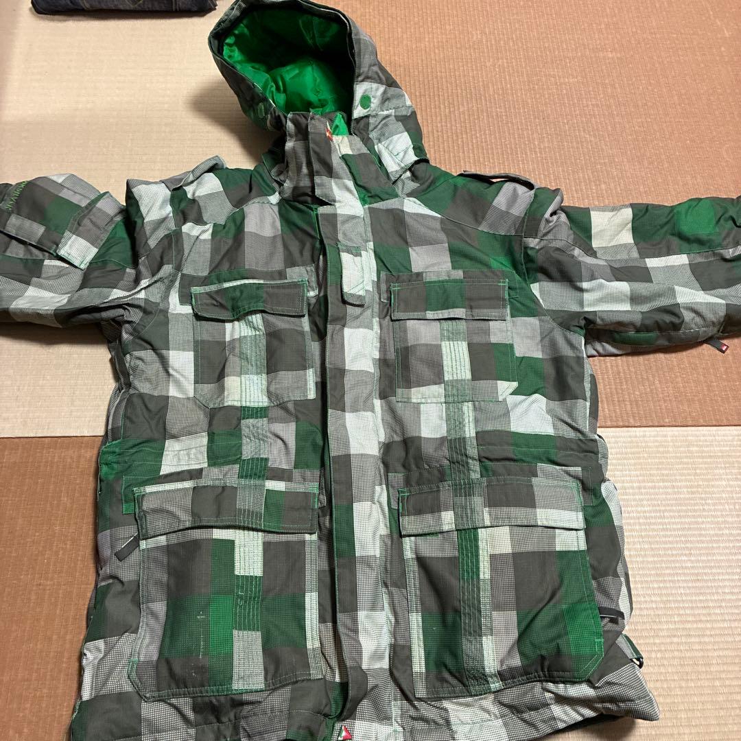 Salomon スノーボード板、ブーツ 、ウェア、グローブ、ゴーグル