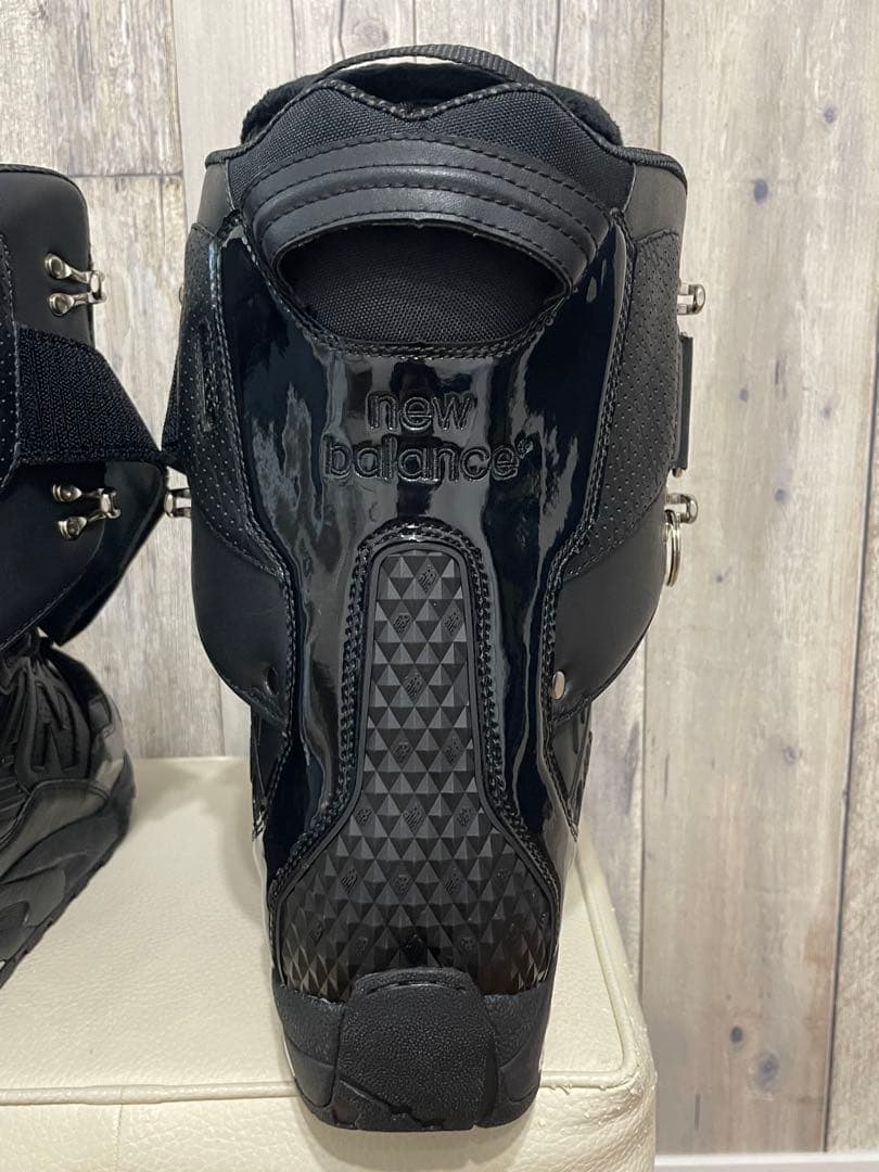 ニューバランス　686 スノーボードブーツ