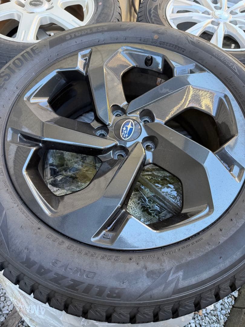 スバル 18インチ スタッドレスタイヤセット　フォレスター STI
