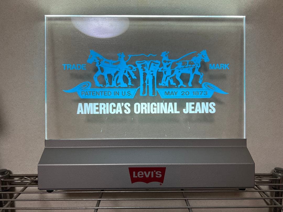 Levi's アクリルライト