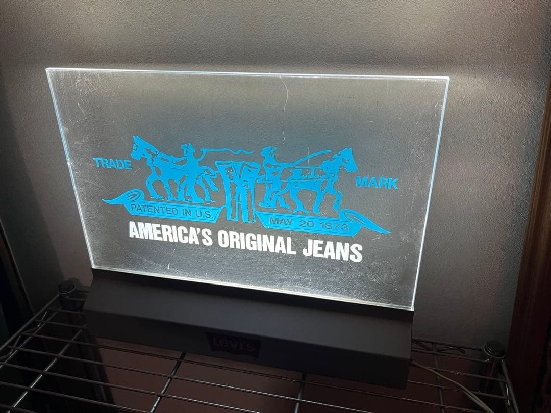 Levi's アクリルライト