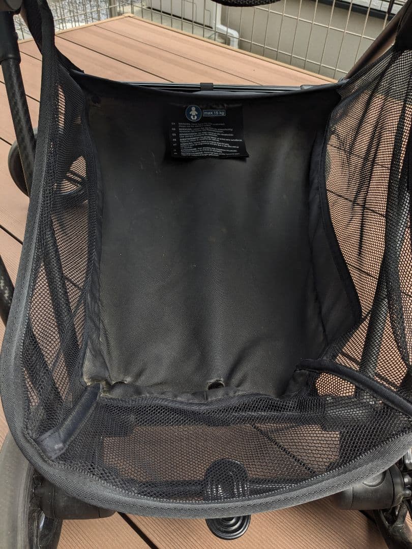 パフ様　cybexメリオカーボン ムーンブラック gold 003