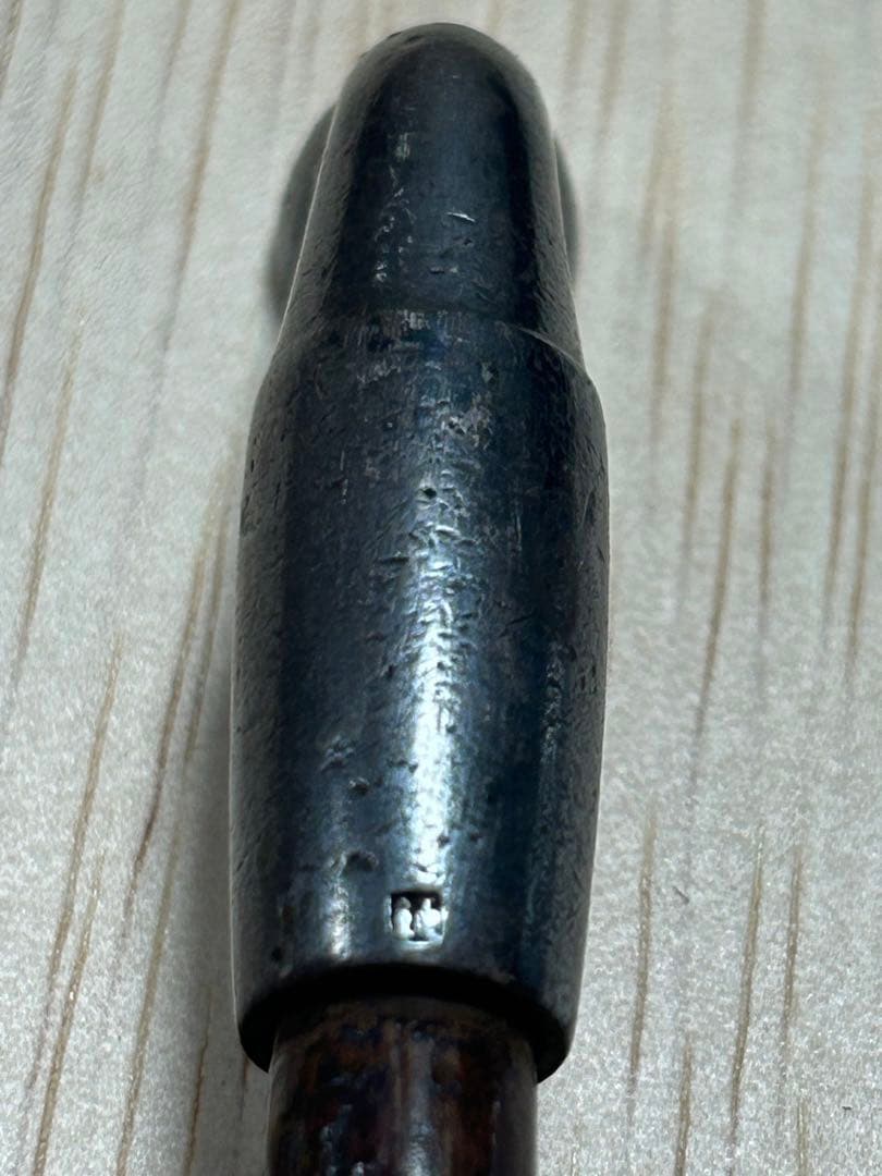 珍品 古い鹿骨の煙管入れと銀製のキセル 印有り