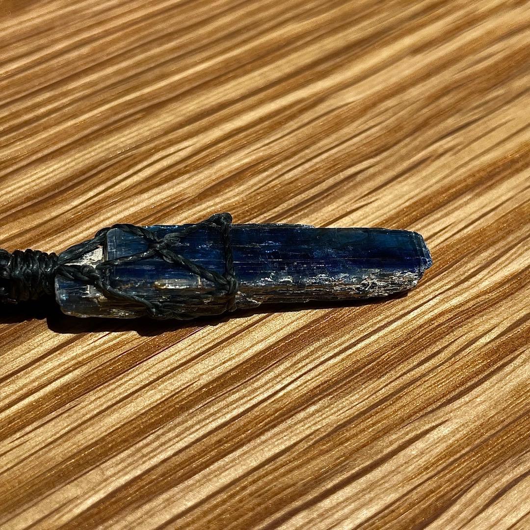 カイヤナイト ネパール産 ＊ ハンドメイド マクラメペンダント ネックレス ②