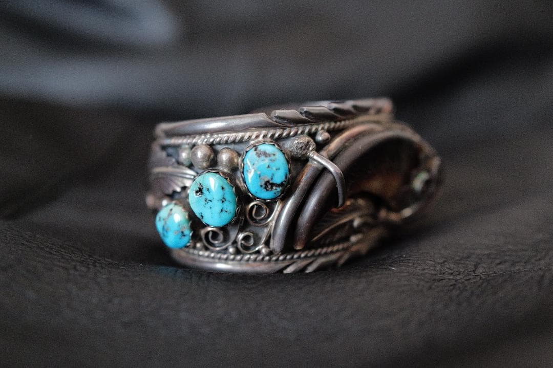 シルバーバングル インディアンジュエリー（ナバホ族 ベアクロー ターコイズ）