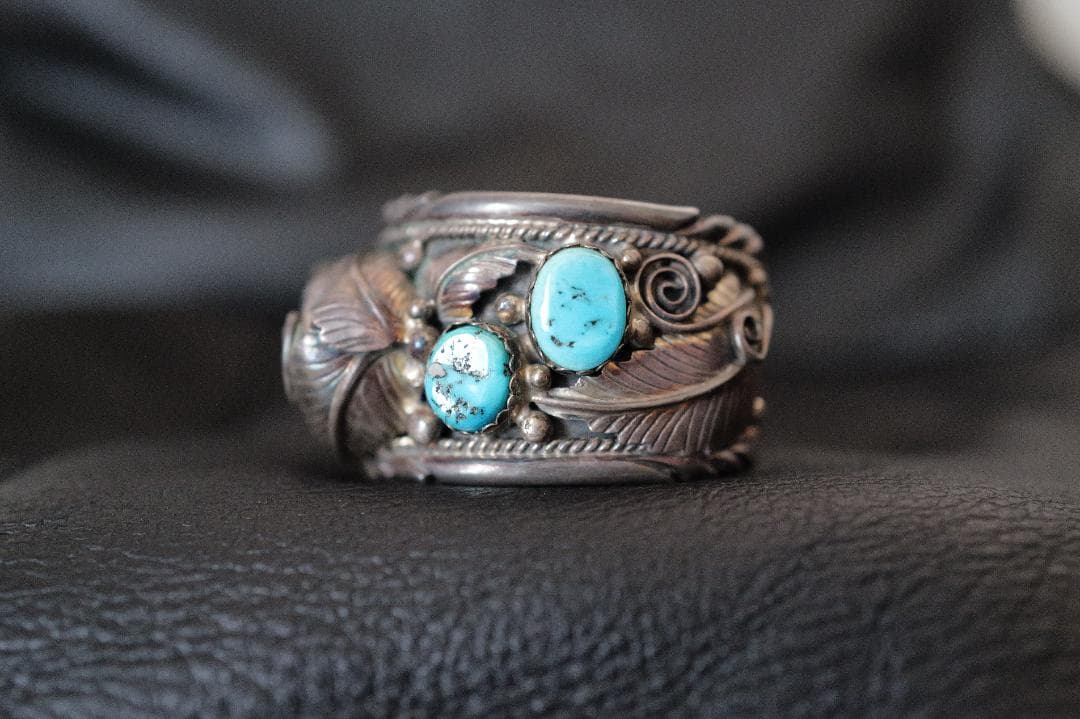 シルバーバングル インディアンジュエリー（ナバホ族 ベアクロー ターコイズ）